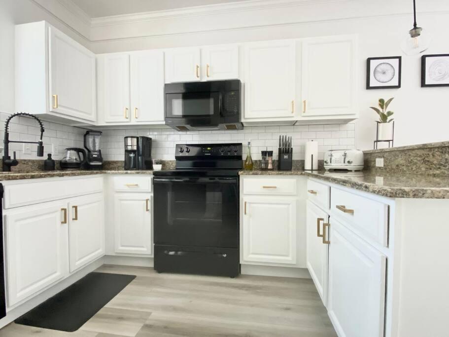 Sanctuary Gainesville Bright 2 Bedroom King Condo Exterior photo