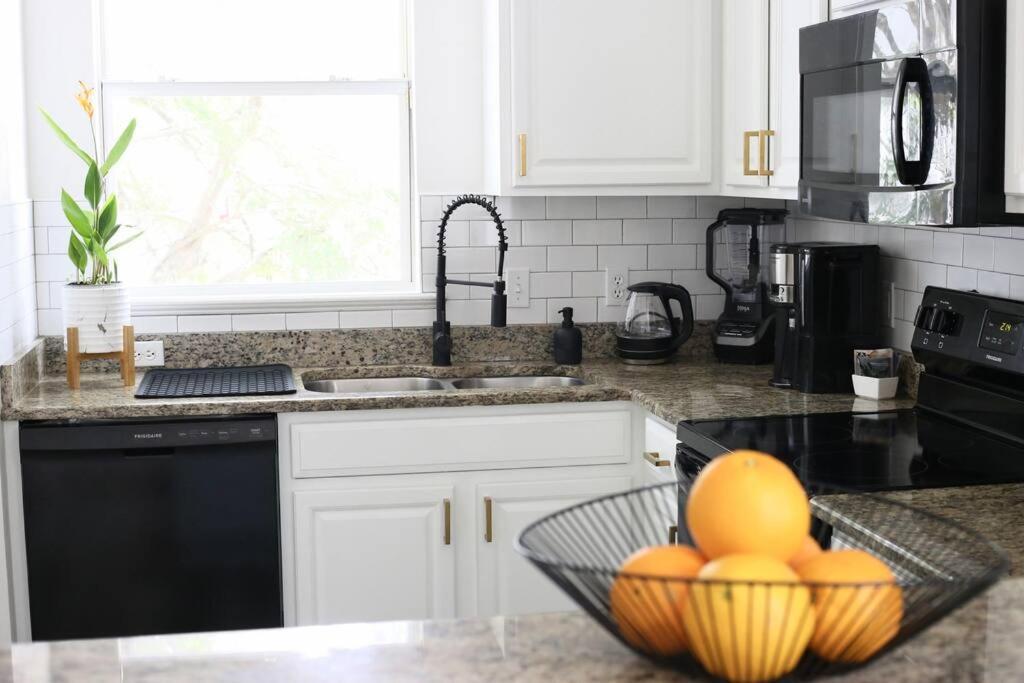 Sanctuary Gainesville Bright 2 Bedroom King Condo Exterior photo